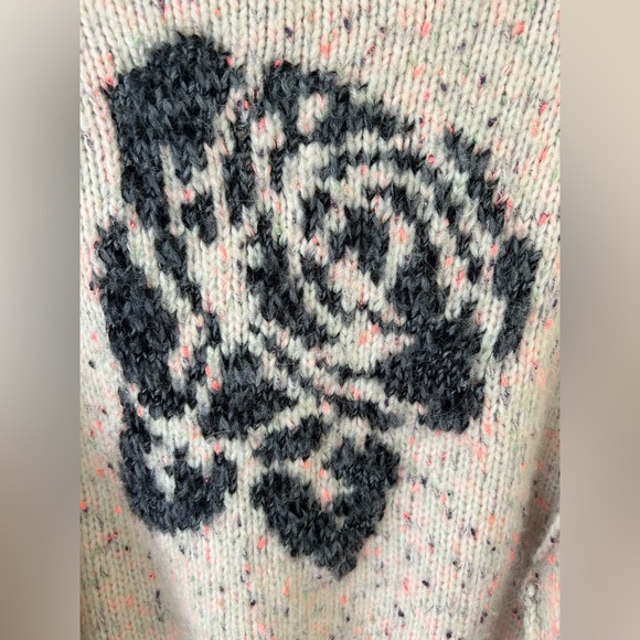 Urban Outfitters “Noelle” Embroidered Rose Knit Mock Neck Sweater 
Size: S
EUC - Picture 11 of 14